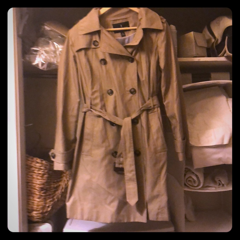 Tan beige London fog trench coat sz M